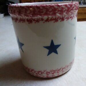 Henn blue star and red sponged crock - very good condition